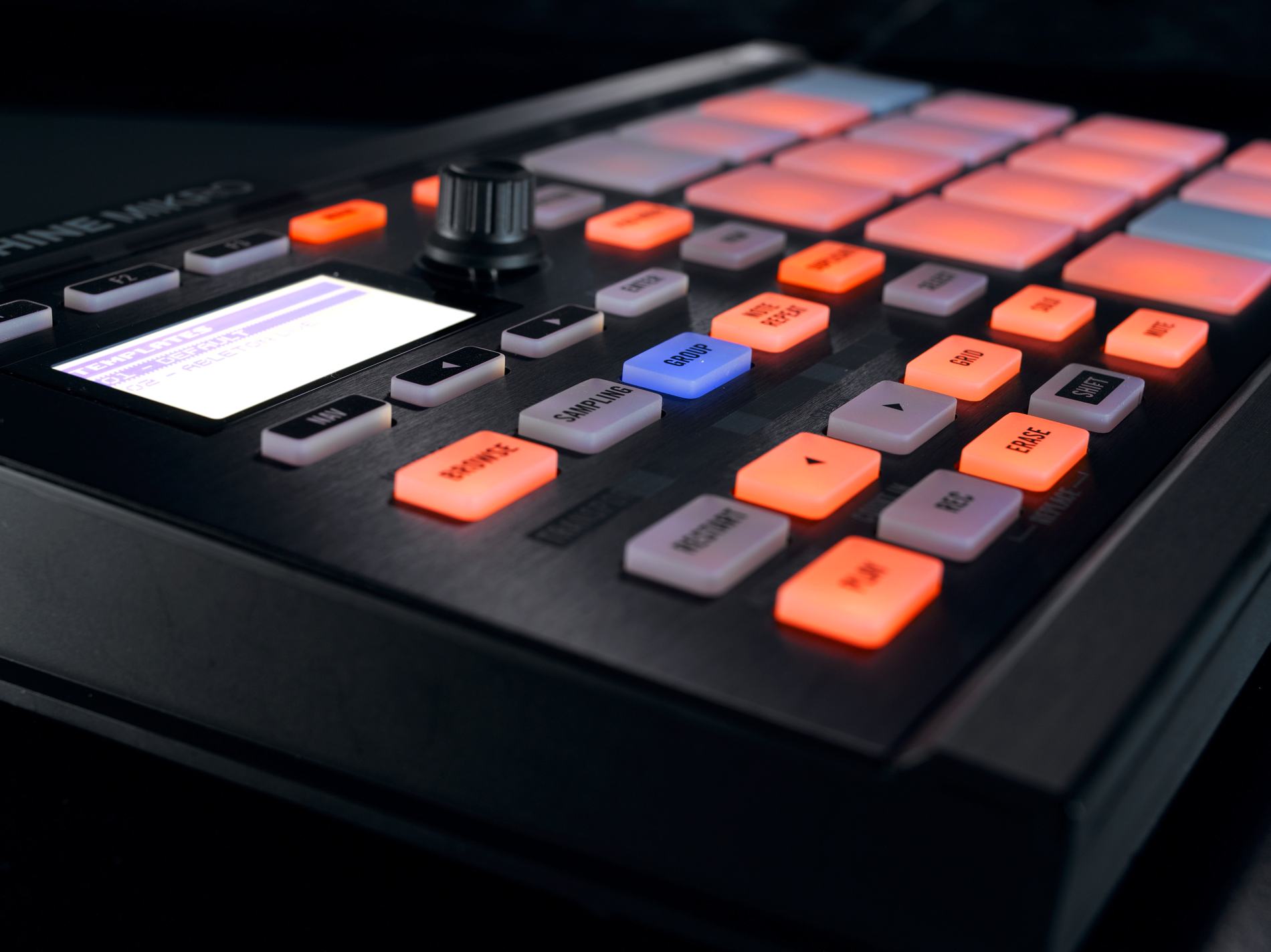 maschine_micro_beautyshot.jpeg