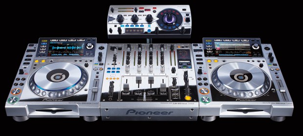 pioneer-platinum-edition-cdj-2000nexus-m.jpg