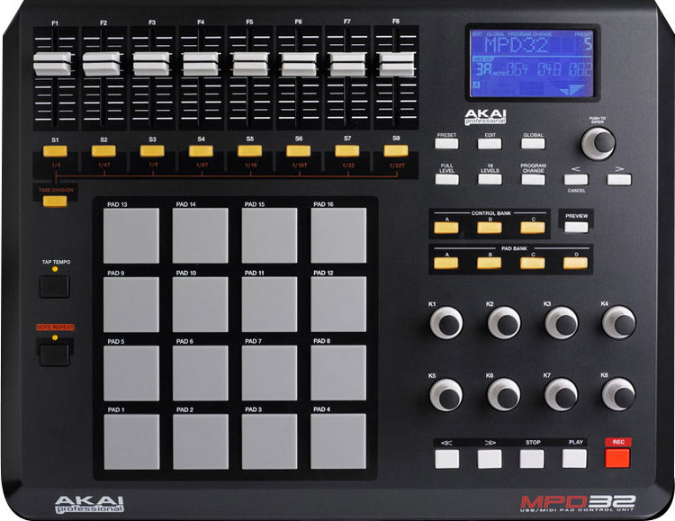 AKAI MPD 32.jpg