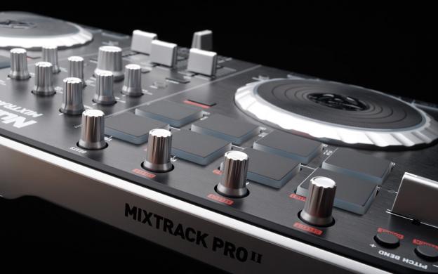 Mixtrack_Pro_II_DetailShot_2-624x390 .jpg